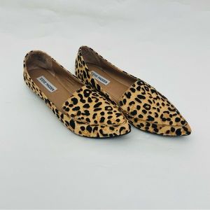 STEVE MADDEN Feather Leopard Loafer Smoking Flat Womens size 8.5 Pointy Toe